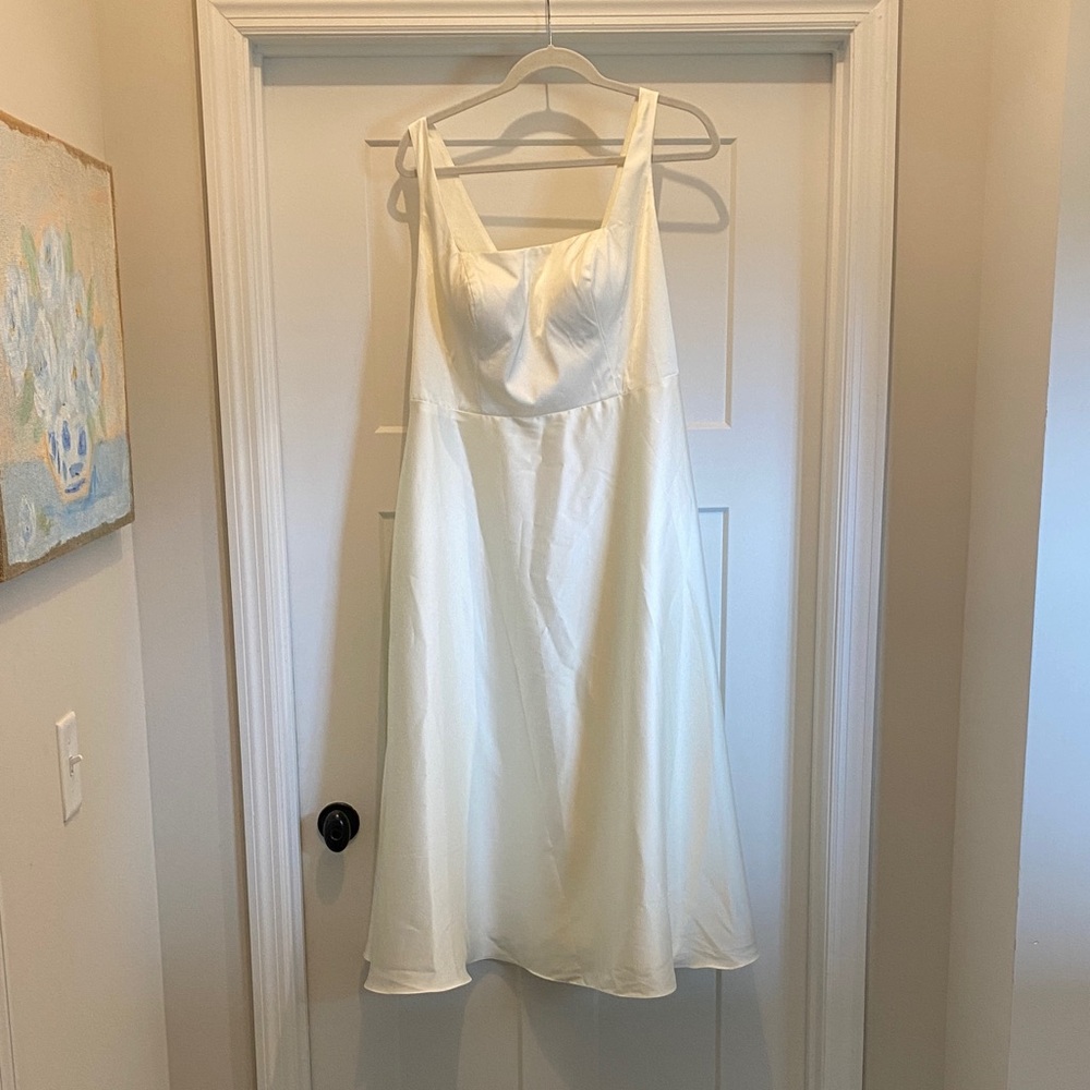 Elegant White Midi Dress
